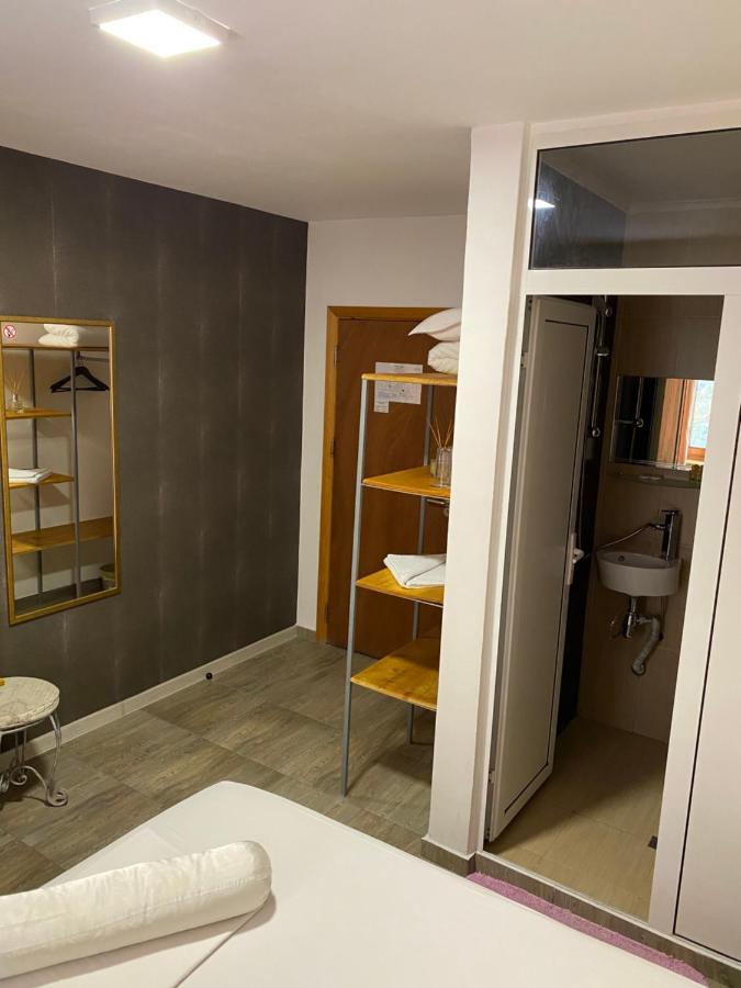 Family Hotel Amor Ruse Ngoại thất bức ảnh