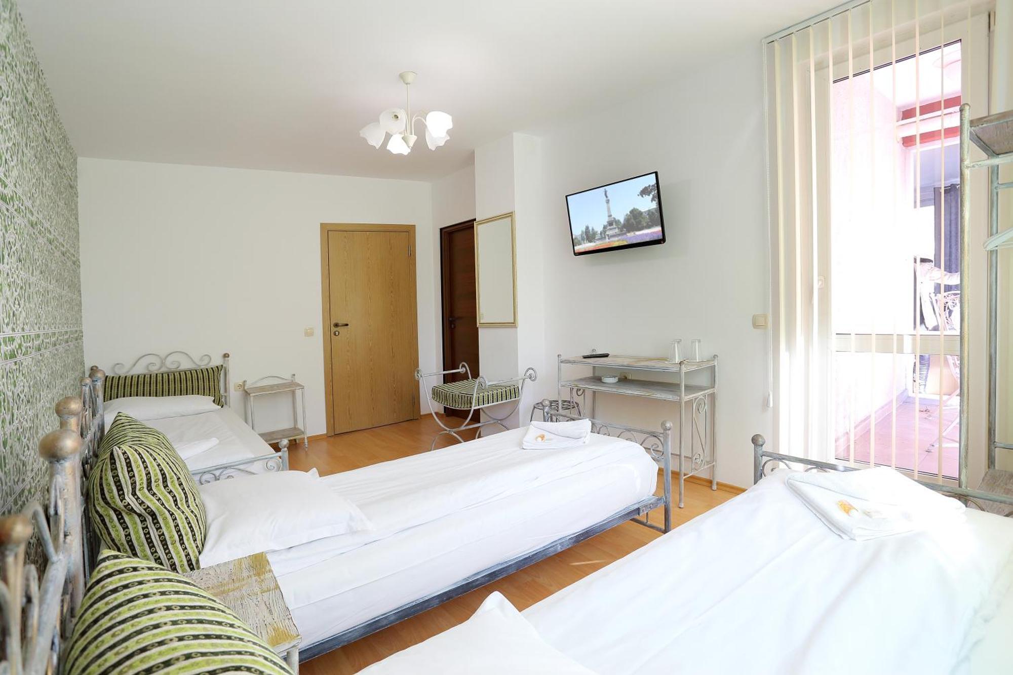 Family Hotel Amor Ruse Ngoại thất bức ảnh