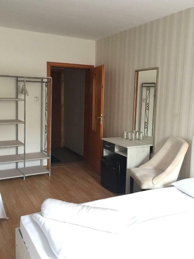 Family Hotel Amor Ruse Ngoại thất bức ảnh