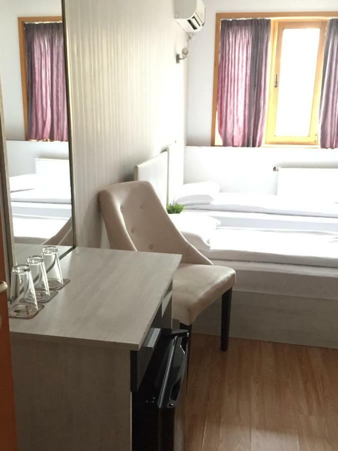 Family Hotel Amor Ruse Ngoại thất bức ảnh